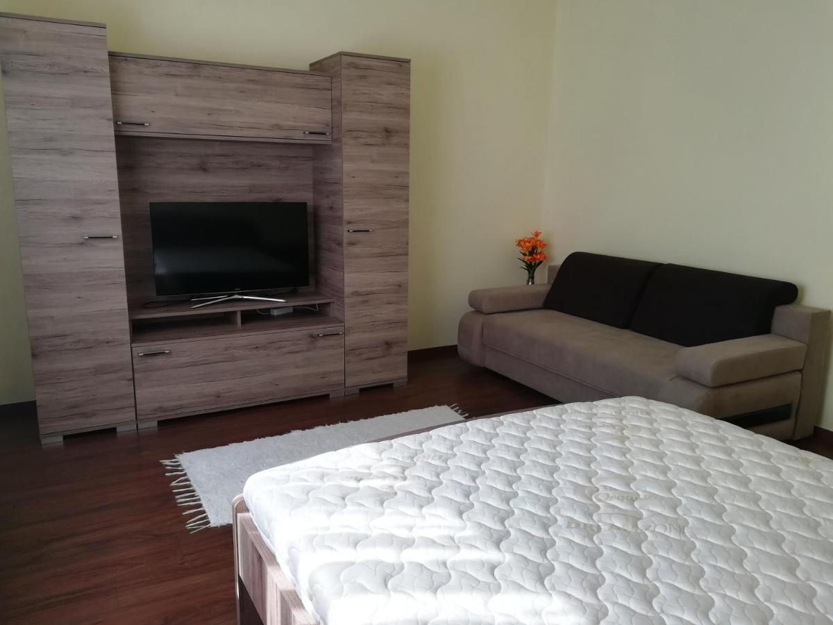 Kurucz Vendeghaz Hajduszoboszlo Apartment Екстериор снимка