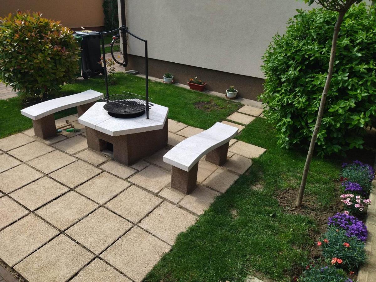 Kurucz Vendeghaz Hajduszoboszlo Apartment Екстериор снимка