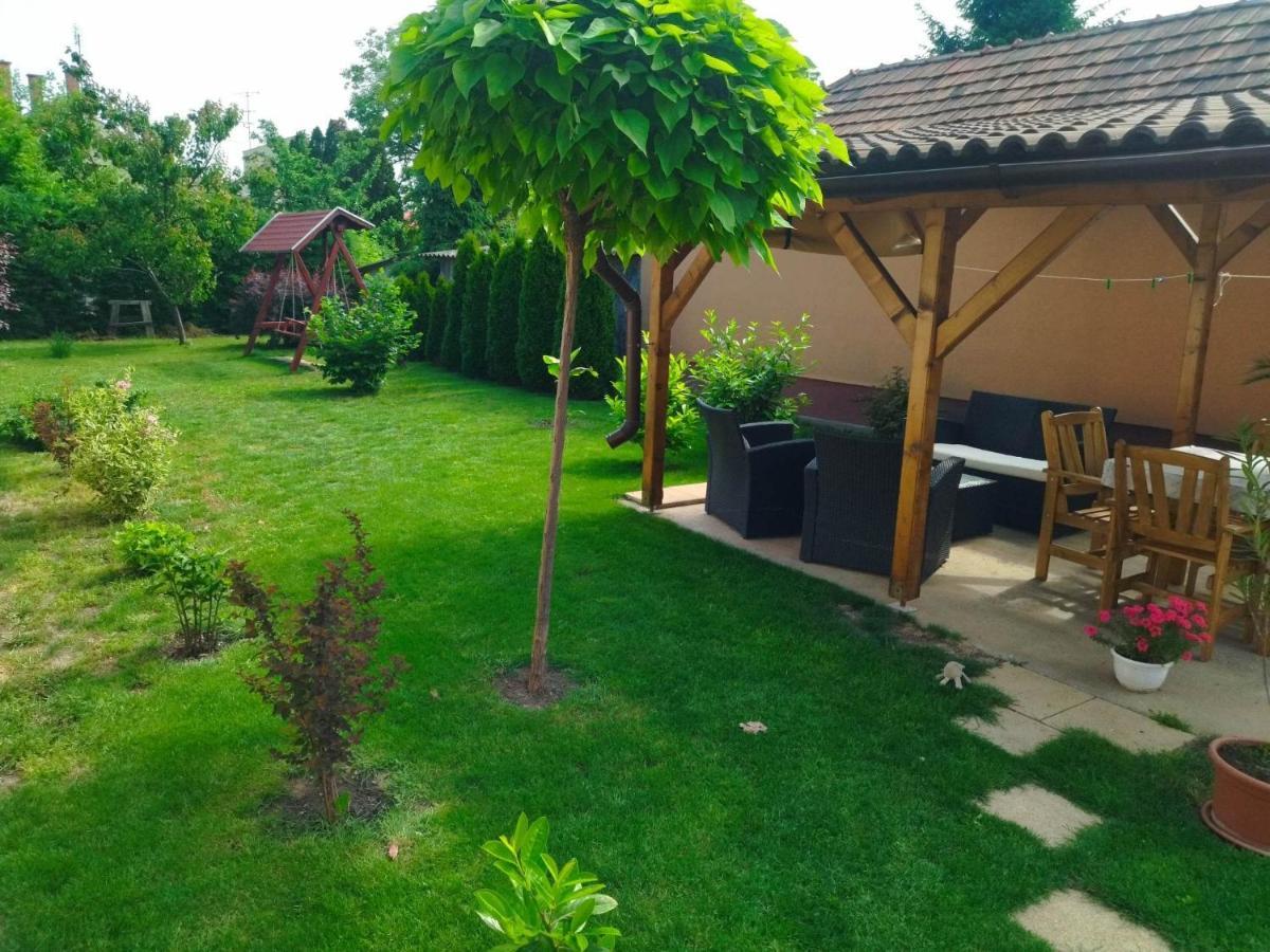 Kurucz Vendeghaz Hajduszoboszlo Apartment Екстериор снимка