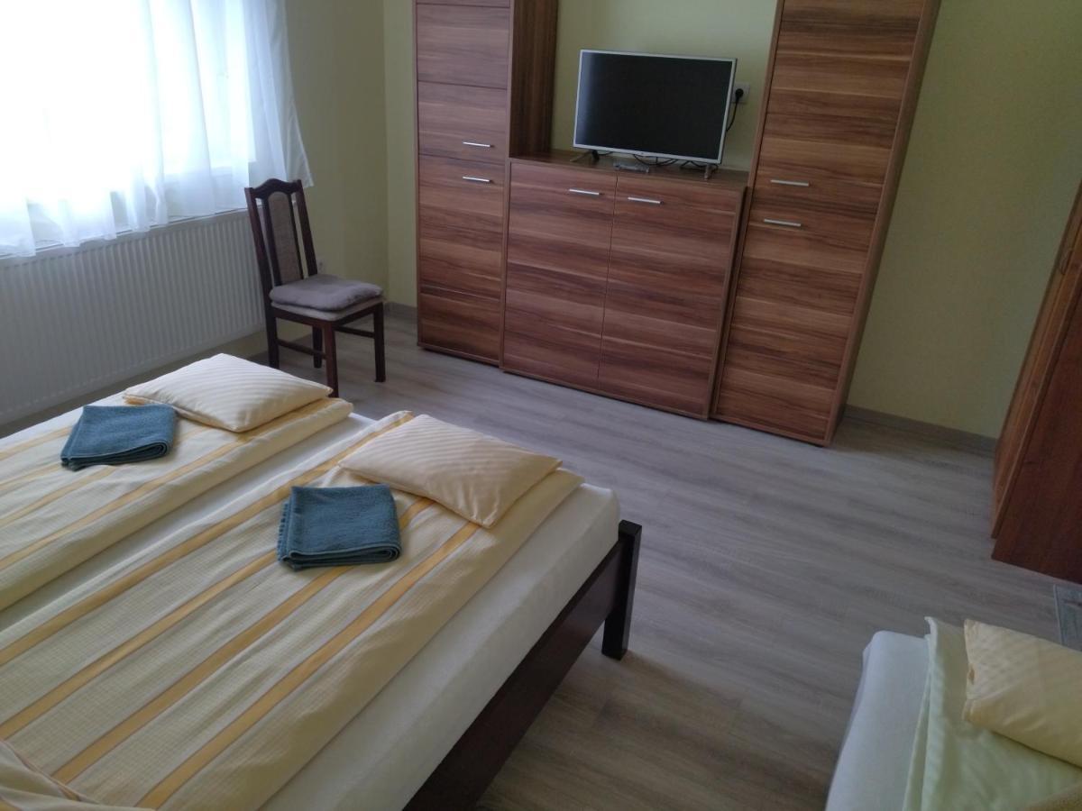 Kurucz Vendeghaz Hajduszoboszlo Apartment Екстериор снимка
