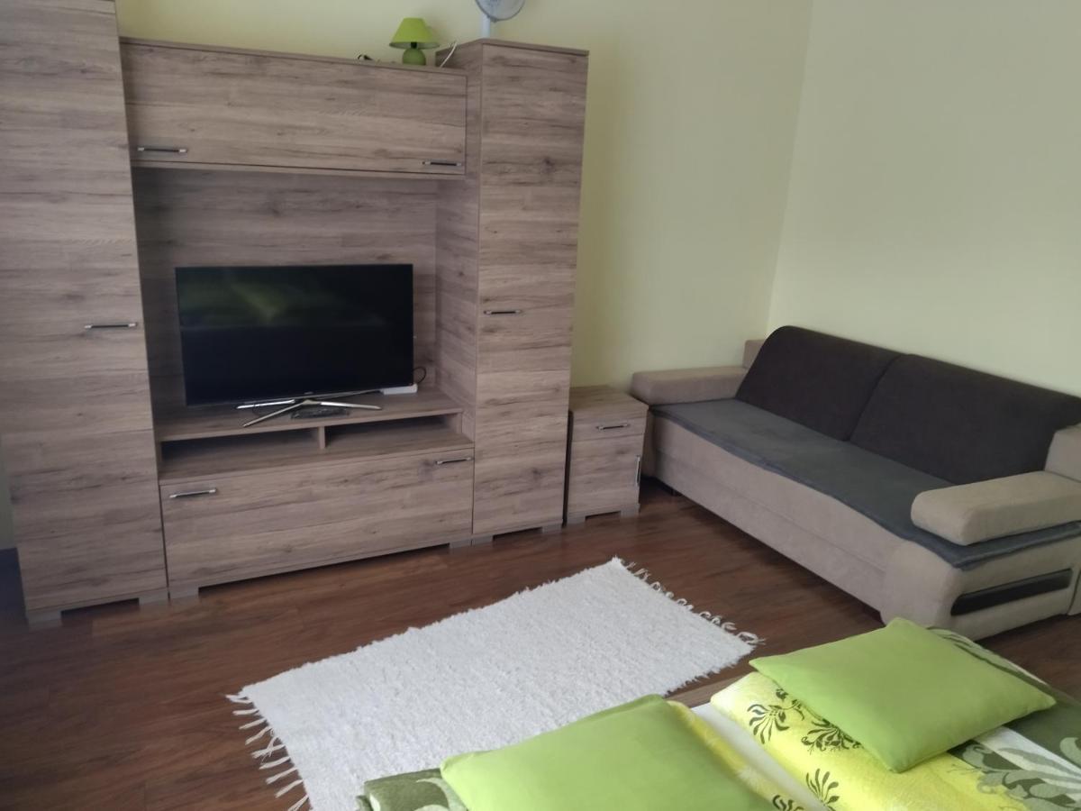 Kurucz Vendeghaz Hajduszoboszlo Apartment Екстериор снимка